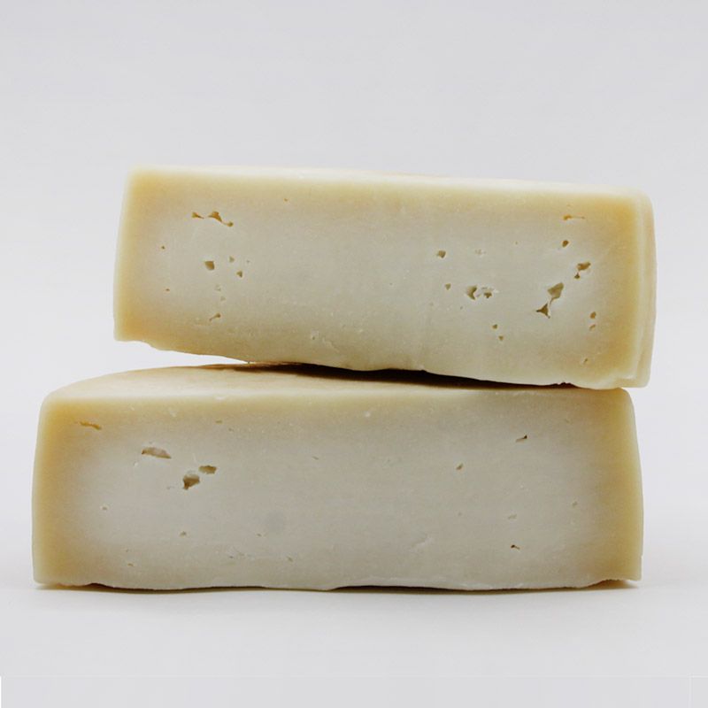 Queso de Cabra Curado de Leche Cruda
